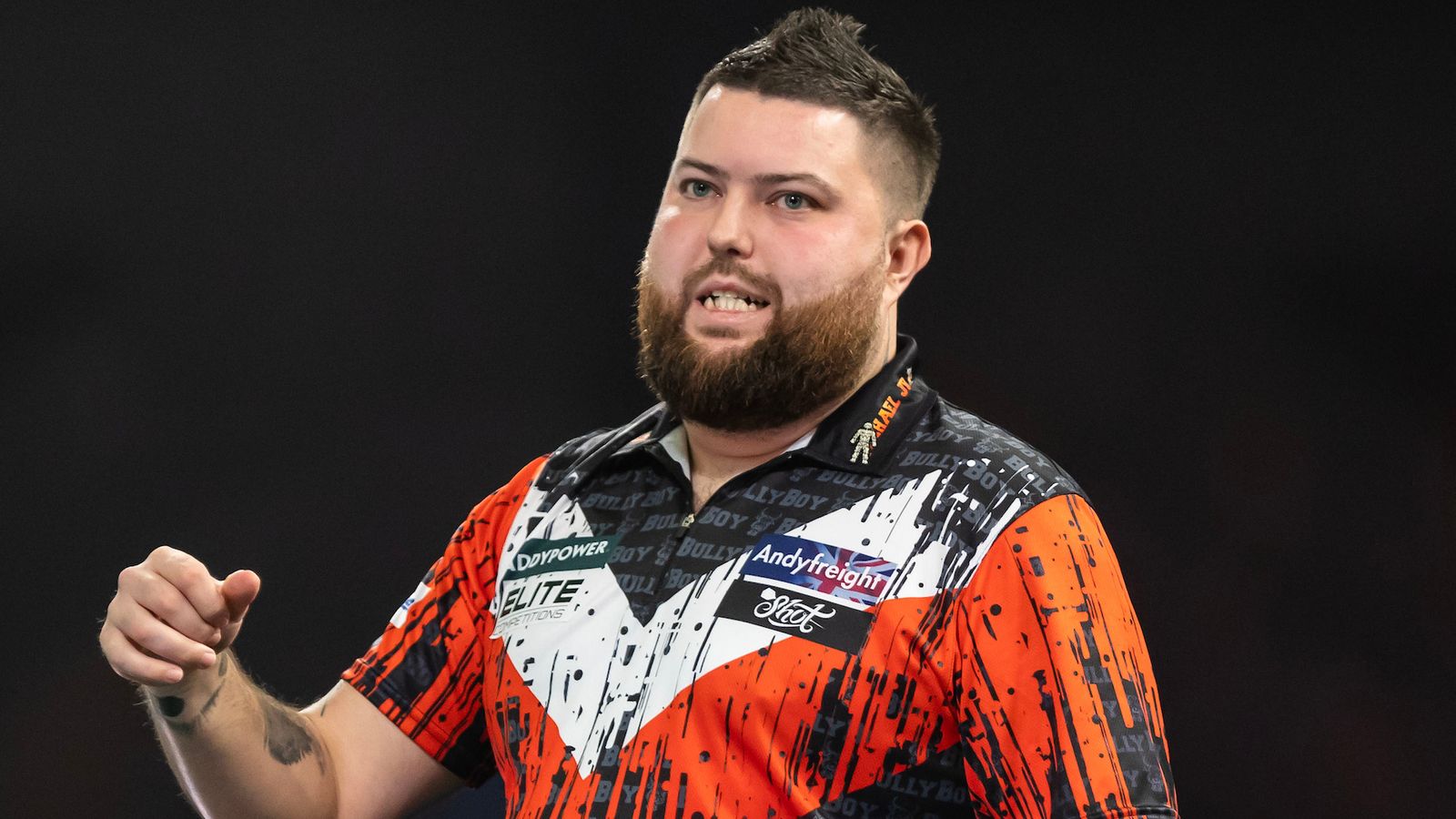 Michael Smith Fost campion mondial suferă de artrită la mâna dreaptă și promite să revină după înfrângerea de la World Masters