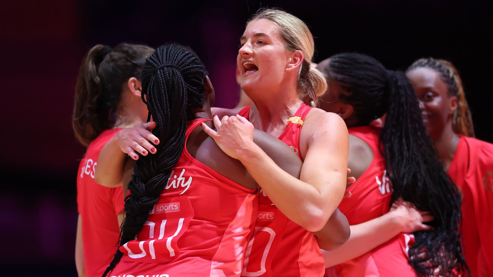 Cupă Națiunilor de Netball 2025 Anglia învinge Uganda pentru finala cu Africa de Sud la Londra.