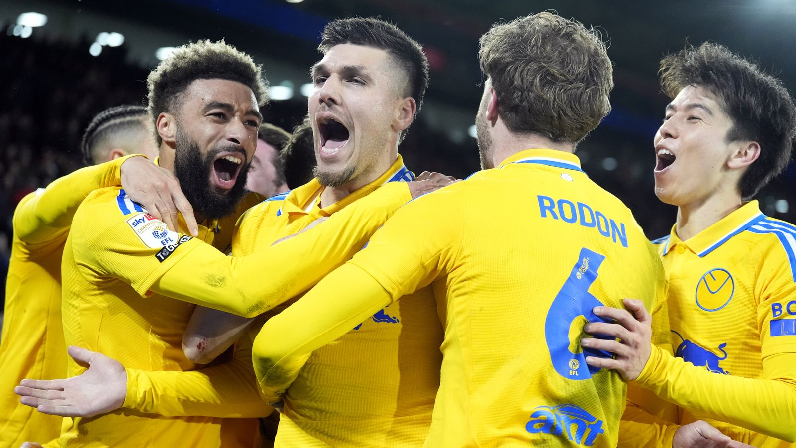 Sheffield United 1-3 Leeds echipa lui Daniel Farke revine si castiga, ducandu-se la cinci puncte in fruntea Championship-ului.