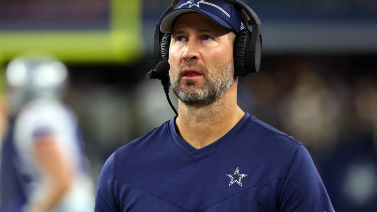 De ce au angajat Cowboys pe Brian Schottenheimer? Dallas promovează OC după demiterea lui Mike McCarthy.