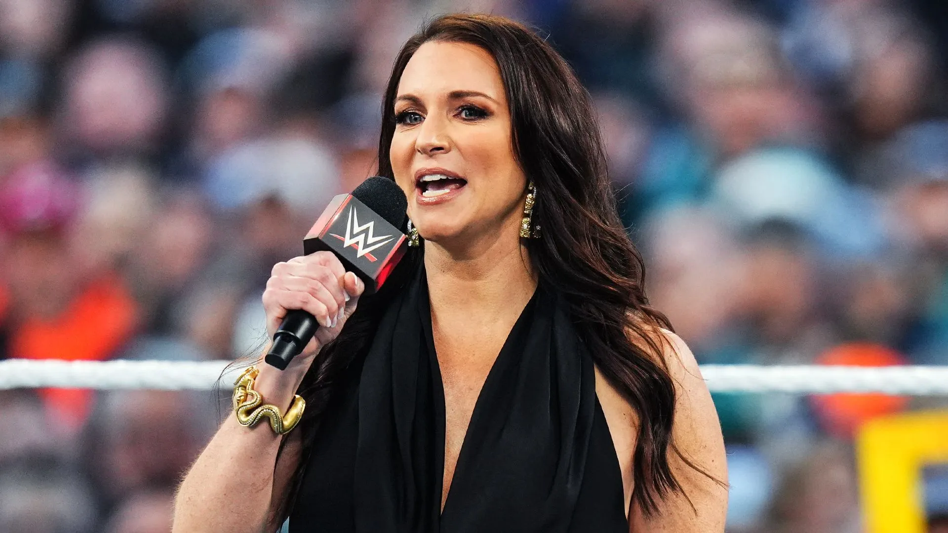 Conflictul real dintre Stephanie McMahon și un membru HOF WWE a dus la dramă în culise, își amintește Jim Ross.